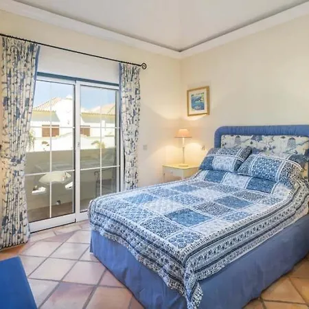 Sleeps 6 Air Con Wifi 빌라 *
